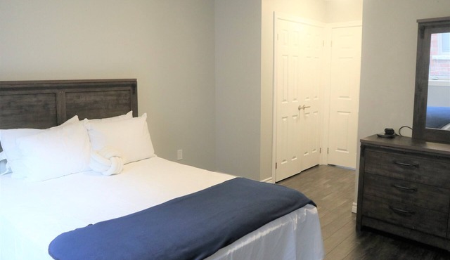 Luxe Stays New Stunning Luxury Modern Retreat - Dedicated Workspace