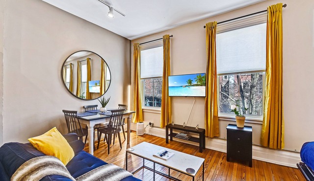 Luxe Studio 1 Loft Main St. Beacon Luxury Steam Shower! Kitchen, Washer/Dryer