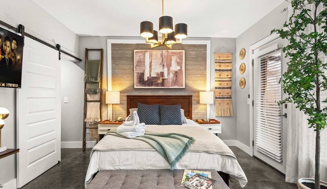 Luxe Studio with Private Deck in Nashville