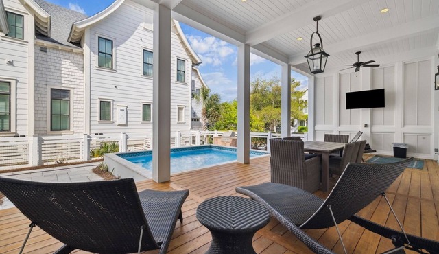 Luxe Watersound Retreat with Private Pool, 2 Golf Carts and Carriage House