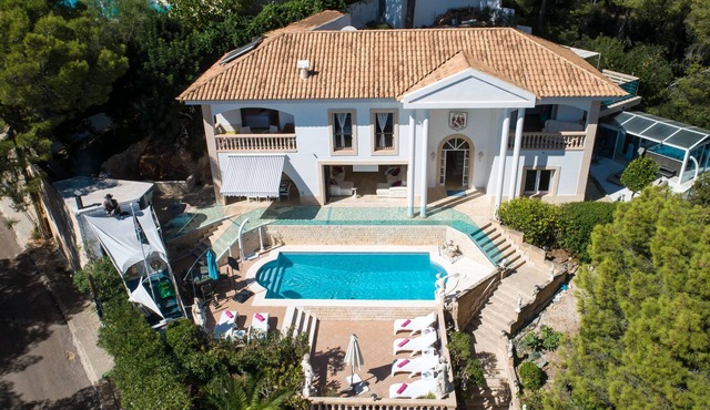 Luxuary Family Villa in South West Mallorca Sleeps 10