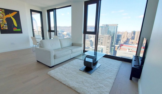 Luxueux Condo Neuf Meublé & Équipé. Maestria au Coeur du Quartier des Spectacles