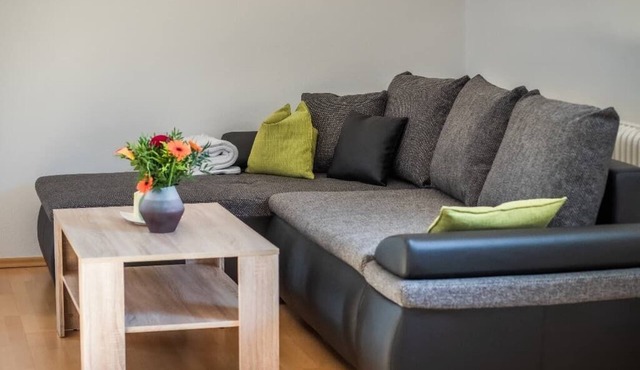 Luxuriöse Ferienwohnung mit Badewanne und Balkon