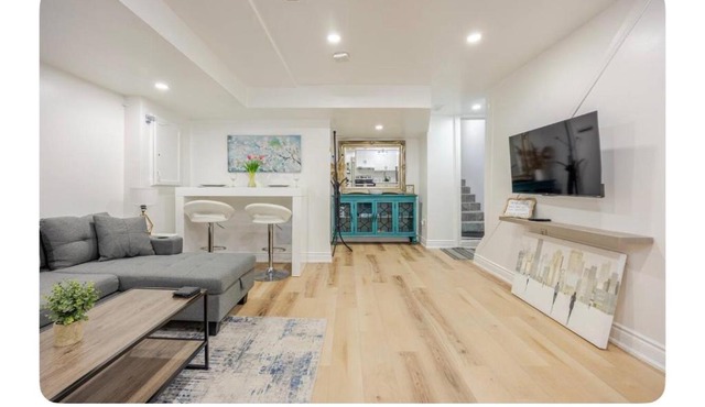 LUXURIOUS 1000 SQ FT Oasis
