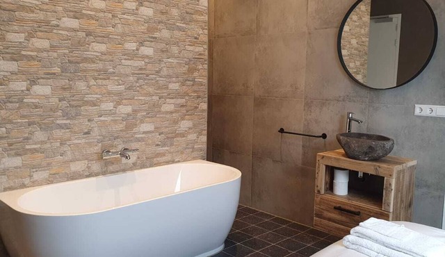Luxurious 2-person apartment