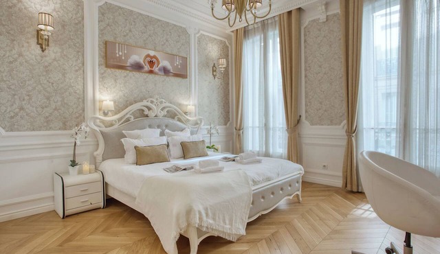 Luxurious 200m² 5BR Champs Elysées 1min - Rare Gem