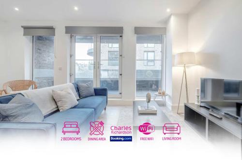 Luxurious 2BR Flat Perfect For Business Relocators By Charles Richardson ltd Short Term Rentals Couldson