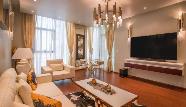 Luxurious 2BR - Fully Upgraded - High-end facilities