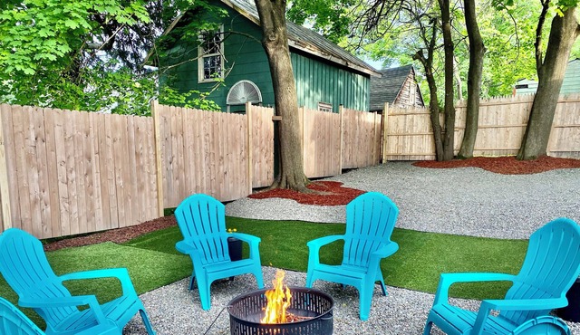 Luxurious 3 BD 2 BA home with an office.Only a 9 min walk to Warren Street.