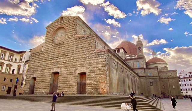 Luxurious 3-Bedroom Apartment with Views of the Medicean Chapels