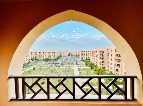Luxurious 3 BR Rustic Apartment Overlooking Huge Garden - For Families and Couples