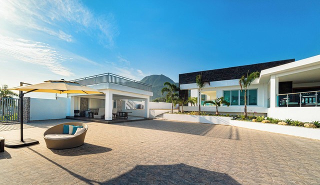 Luxurious 5-bedroom villa with WiFi, AC in the bedroom, enchanting Puerto Plata