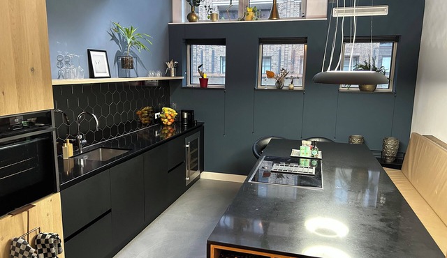 Luxurious 5-storey 3-bedroom townhome at the water in the heart of Amsterdam