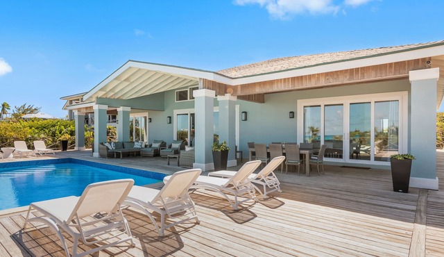 Luxurious 5000 sqft SilverPalmsVilla Private Heated Pool/Spa/ocean gazebo/kayaks