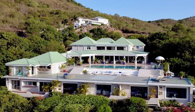 Luxurious 7-Bedroom Villa with Incredible Views