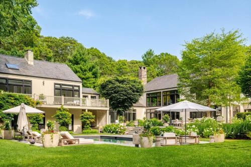 Luxurious 8 Bedroom Retreat with Pool East Hampton