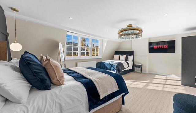 Luxurious Abode in Central Bath