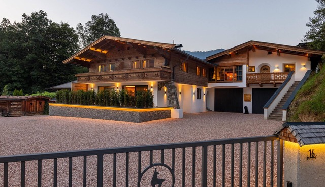 Luxurious Alpine retreat with sun terrace