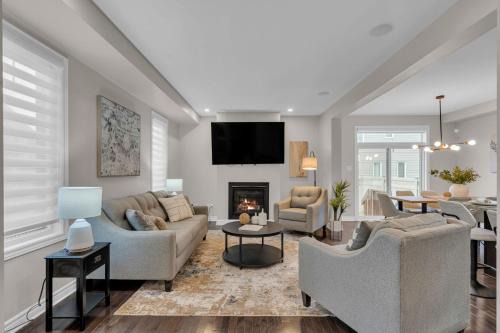 Luxurious and Beautiful, Ottawa