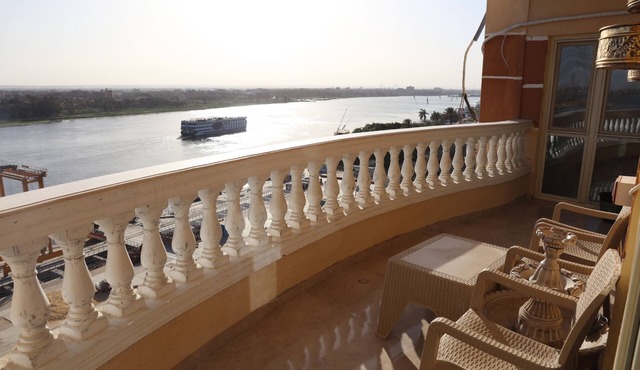 Luxurious and Panoramic Nile view.