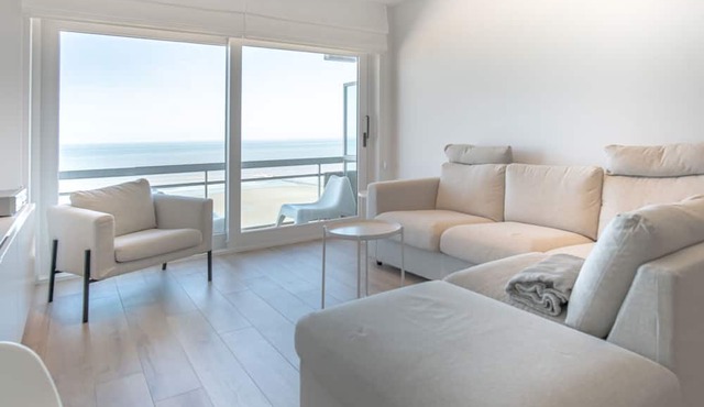 Luxurious apartment with stunning sea view