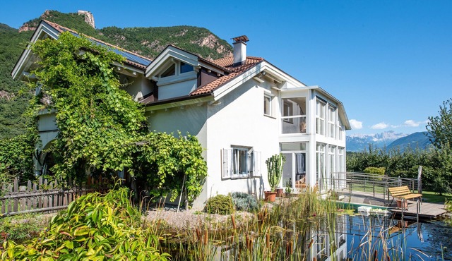 Luxurious Apartment "Villa Sonnenschein" with Terrace, Incredible Views and Garden