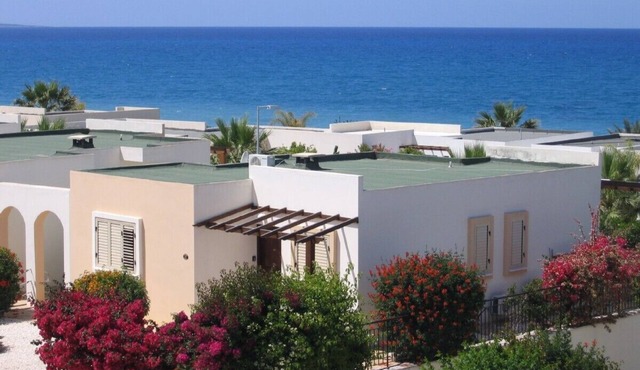 Luxurious Beach Villa with Sea Views and Stunning Location