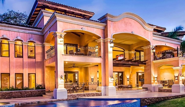 Luxurious Beachfront Mansion with a Stunning Infinity Pool in Playa Flamingo