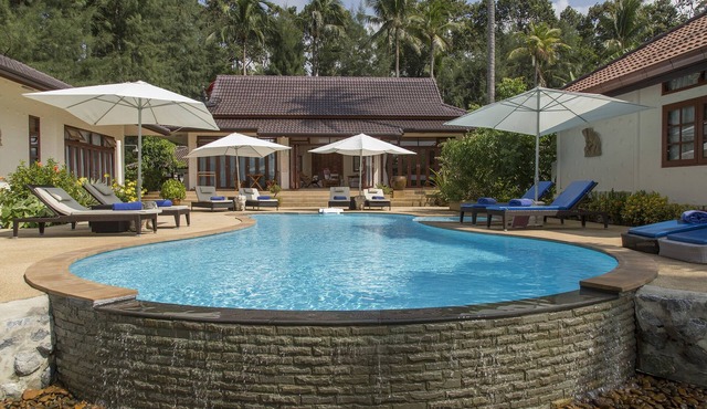 Luxurious Beachfront Pool Villa, 5BRM.