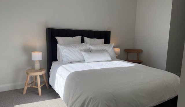 Luxurious Beachside Retreat: Modern Comfort in Newcastle's Heart