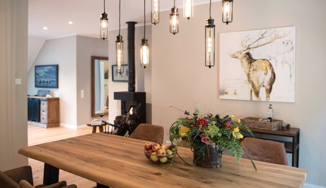 Luxurious Beninga vacation apartment in Karl-Georgs-Forst; dogs welcome