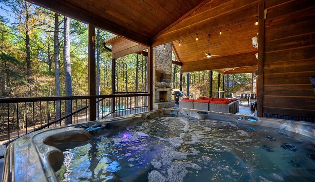 Luxurious cabin in central location for 14 guests