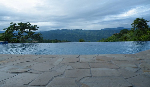 Luxurious Castle, Infinity Pool And Jaw Dropping Views!