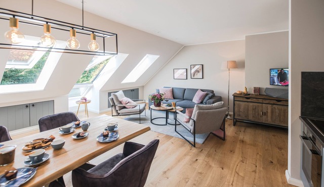 Luxurious Cirksena vacation apartment in Karl-Georgs-Forst; dogs welcome