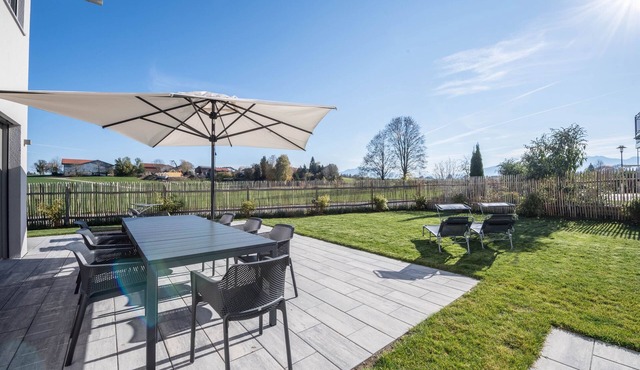 Luxurious design holiday home with mountain view, fireplace and garden