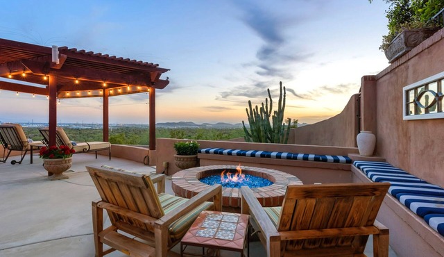 Luxurious dog-friendly home with amazing pool, pool spa, & mountain views
