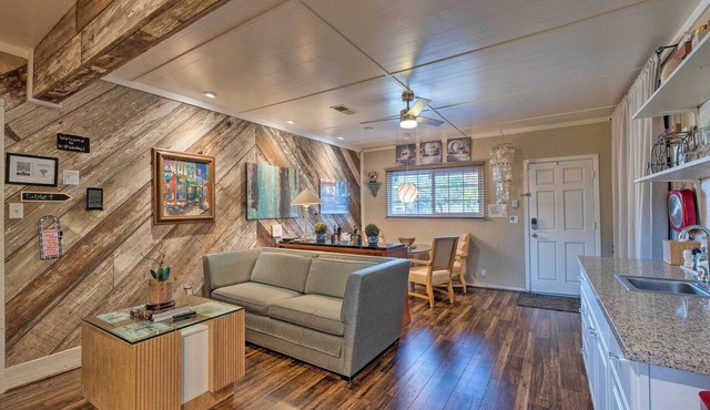 Luxurious Downtown Lodi Apartment in Wine Country!