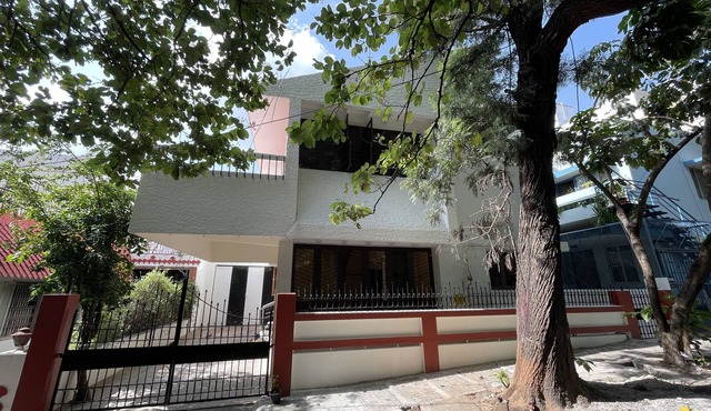 Luxurious four bedroom villa located in a central, safe, family friendly area
