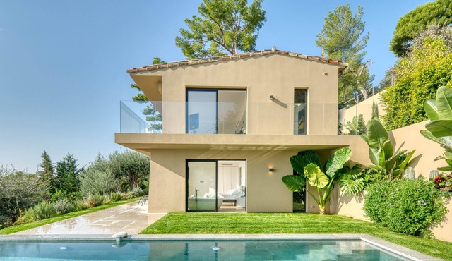Luxurious renovated 3 bedroom villa with sea view ROQUEBRUNE CAP MARTIN