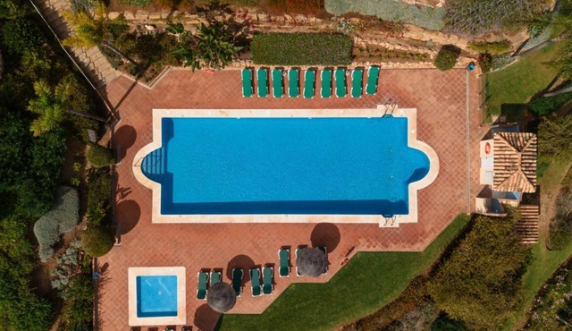Luxurious frontline golf apartment in Elviria