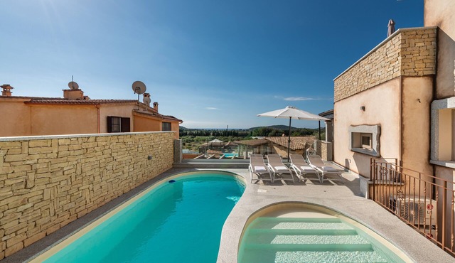 Luxurious Holiday Home with Pool, Terrace, Wi-Fi & Air Conditioning; Parking Available, Smaller Pets Allowed