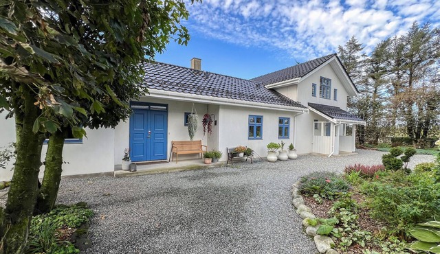 Luxurious home in Kleppe with WiFi