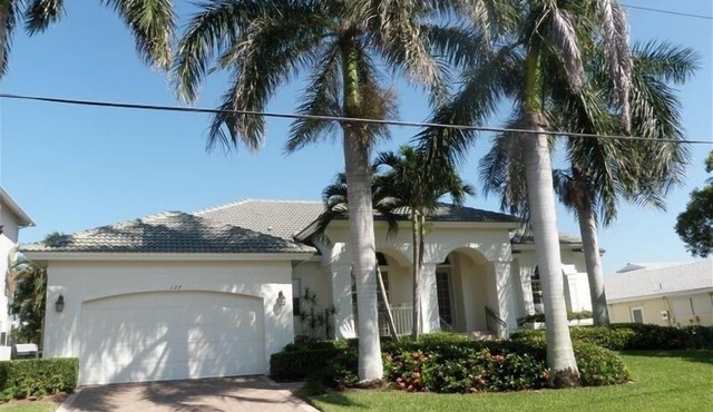 Luxurious Home W/Private Beach Access and Large Pool & Lanai - Enhanced Cleaning
