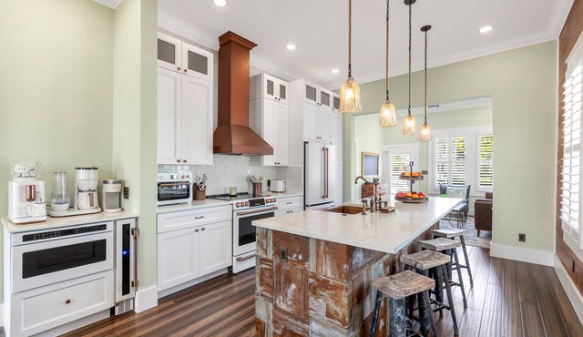 Luxurious Island Pearl - June 1st-July 15th 15% Off!-Private Pool - 2BD/2Bath