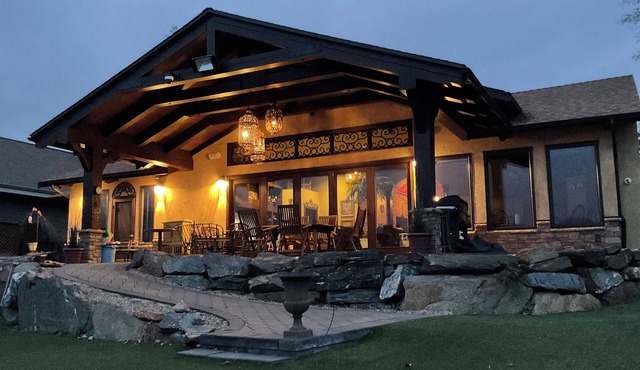 Luxurious Lakefront Villa on Shuswap Lake with Private Dock and Sandy Beach