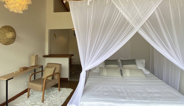 Luxurious master suite amidst lush nature in the Mantiqueira mountains