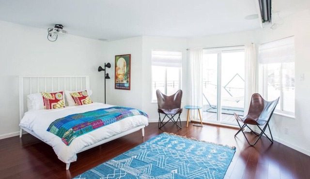 Luxurious Master Suite-Private deck, stunning view