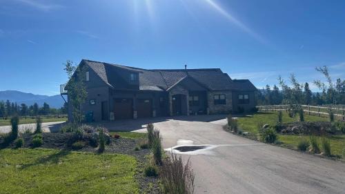 Luxurious McCall Home with Hot Tub and Pool Table