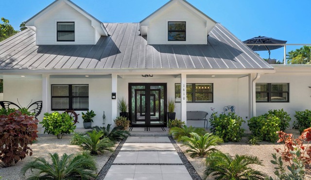 Luxurious Mid-Century Modern Oasis with Private Pool & Rooftop Deck in Key West