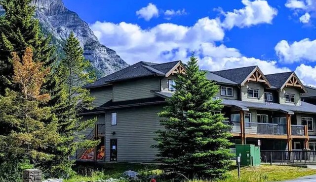 Luxurious Multi-level Condo in Premium Resort